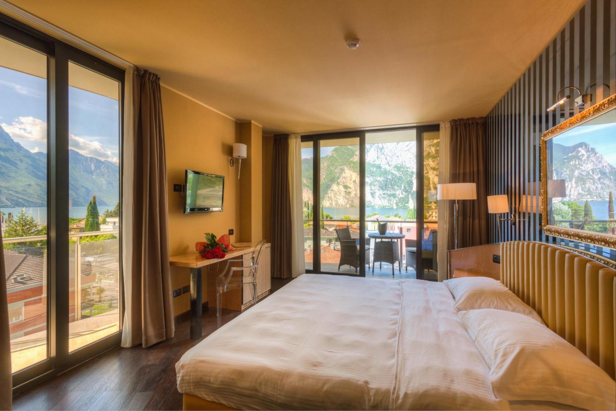 Garda Suite Hotel - Tonelli Hotels Riva del Garda Buitenkant foto