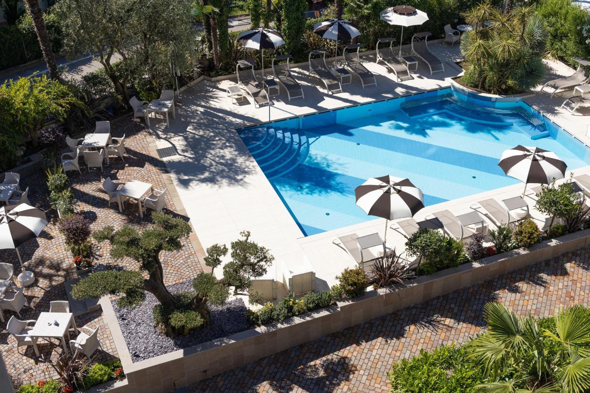 Garda Suite Hotel - Tonelli Hotels Riva del Garda Buitenkant foto