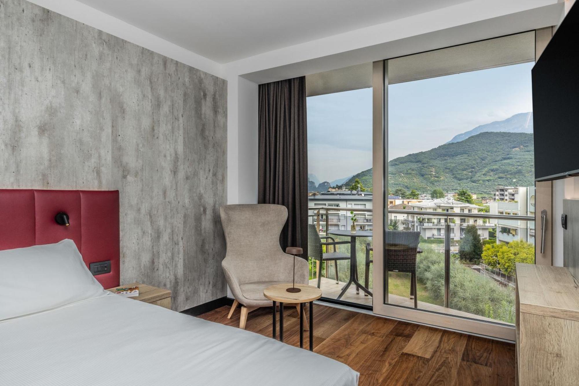 Garda Suite Hotel - Tonelli Hotels Riva del Garda Buitenkant foto