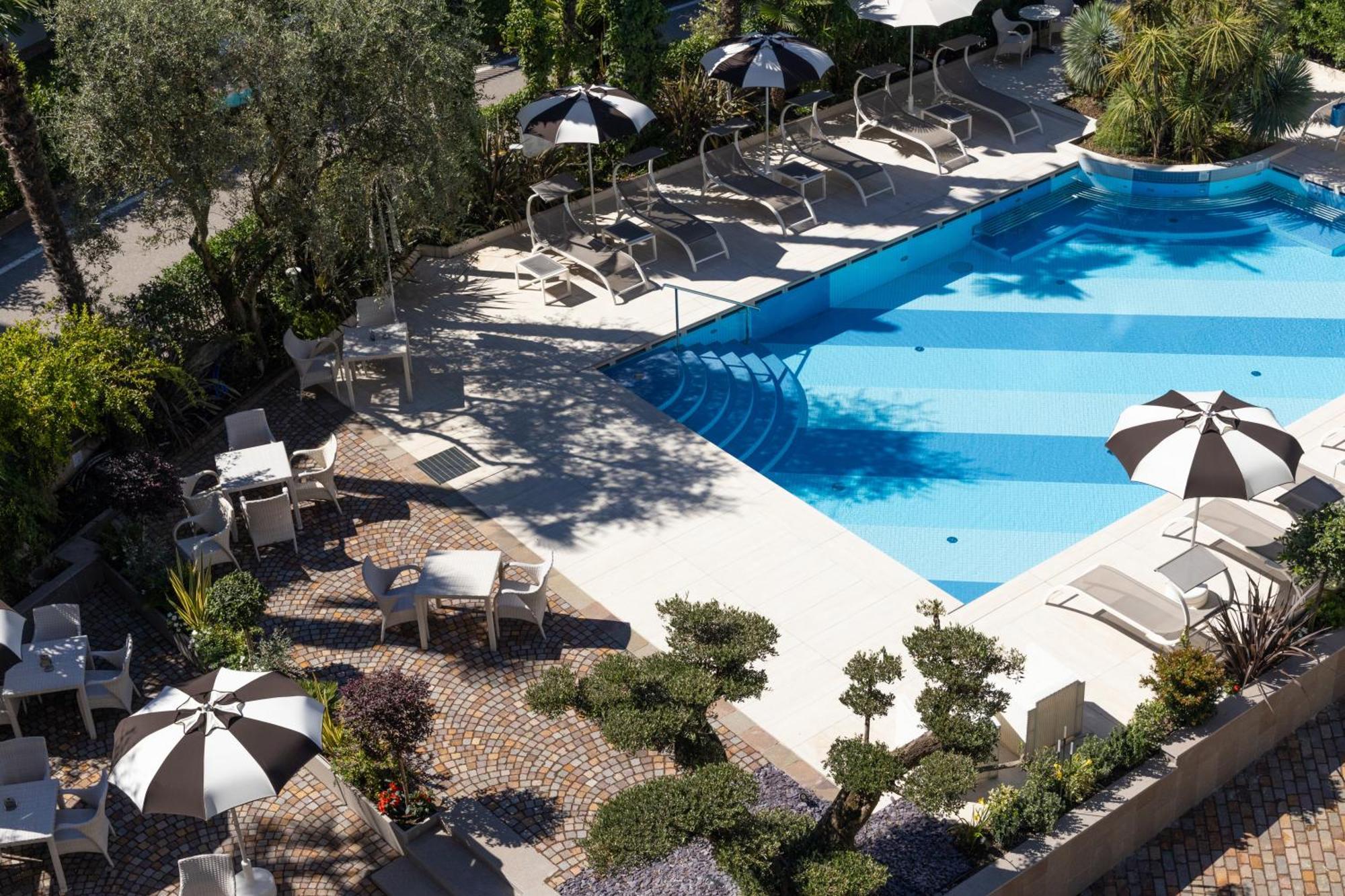 Garda Suite Hotel - Tonelli Hotels Riva del Garda Buitenkant foto