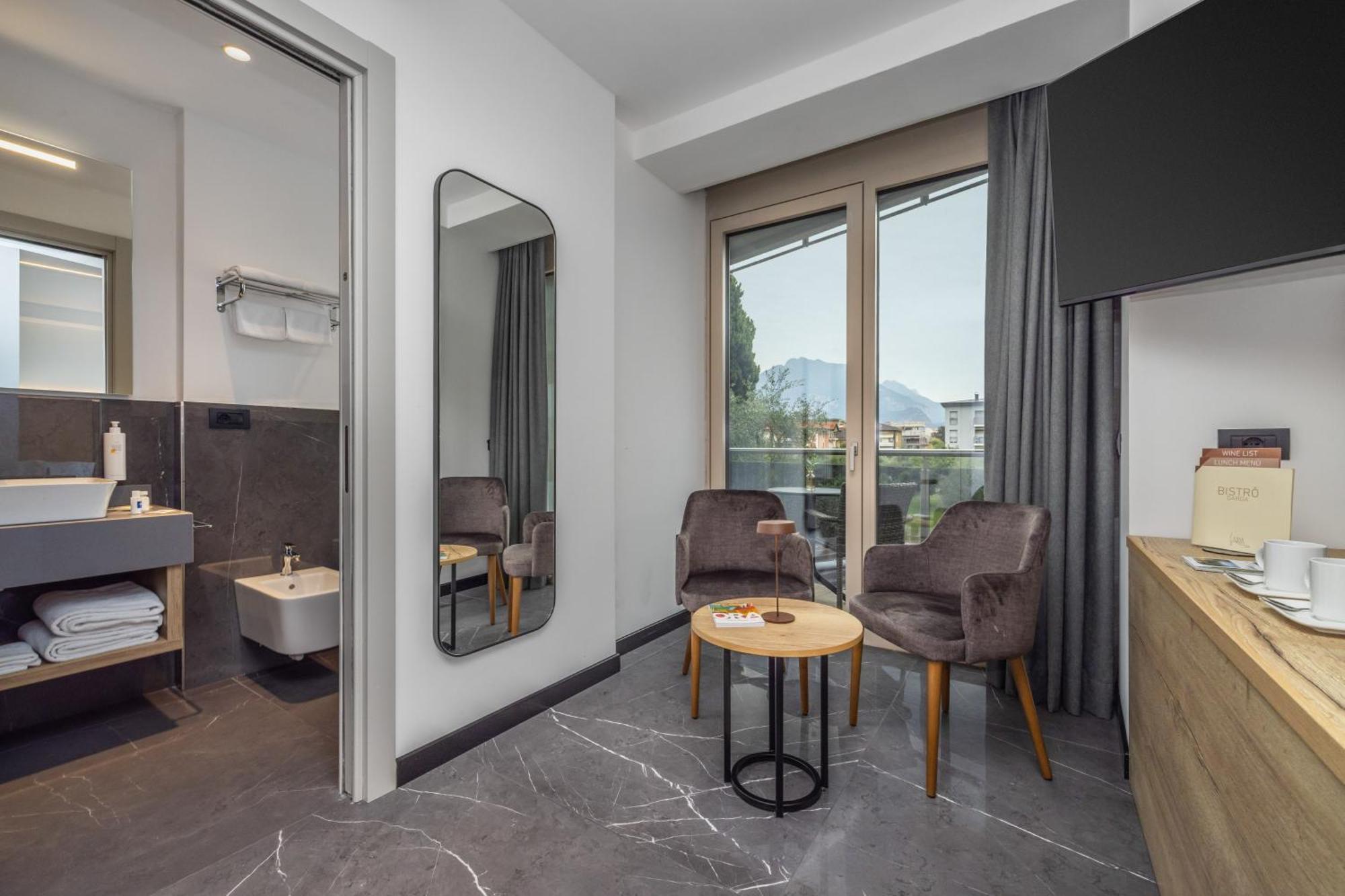 Garda Suite Hotel - Tonelli Hotels Riva del Garda Buitenkant foto