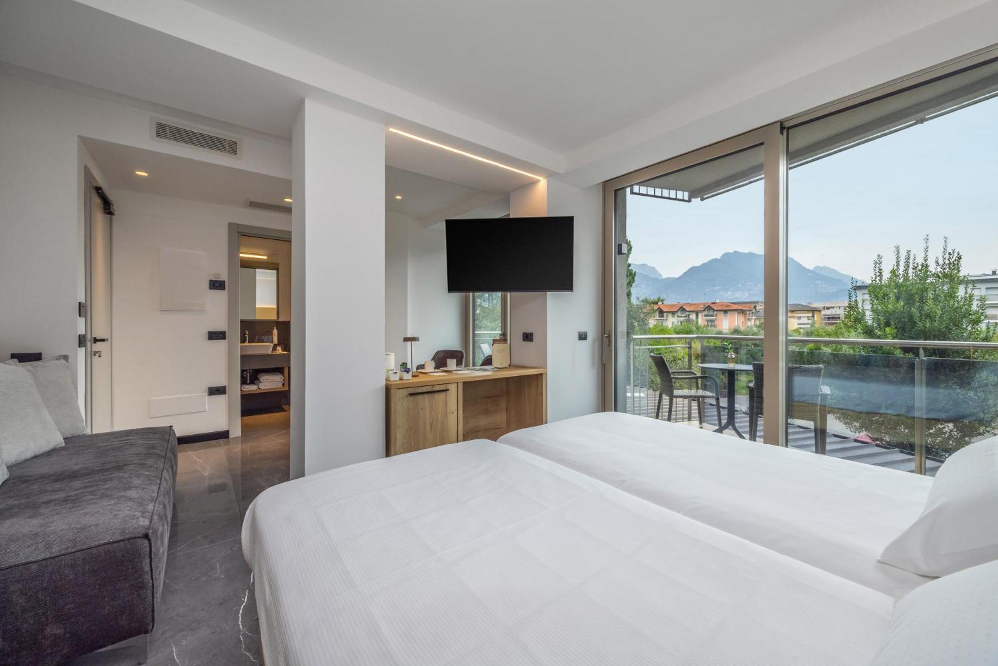 Garda Suite Hotel - Tonelli Hotels Riva del Garda Buitenkant foto